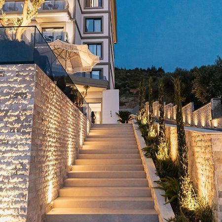 Mazarine Hotel, Vlorë, Albania Radhimë Exterior foto