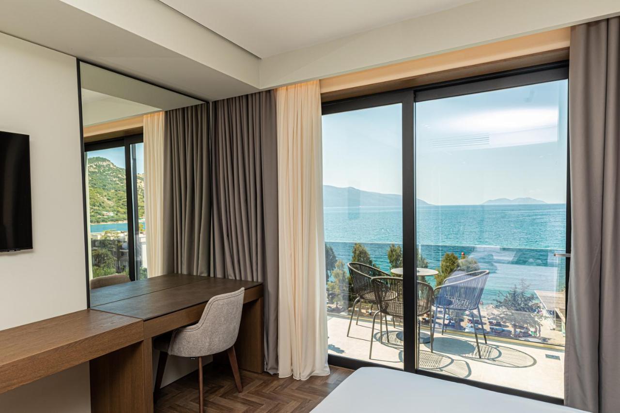 Mazarine Hotel, Vlorë, Albania Radhimë Exterior foto
