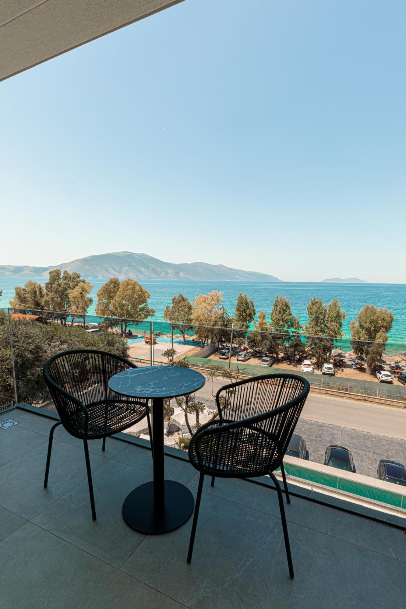 Mazarine Hotel, Vlorë, Albania Radhimë Exterior foto